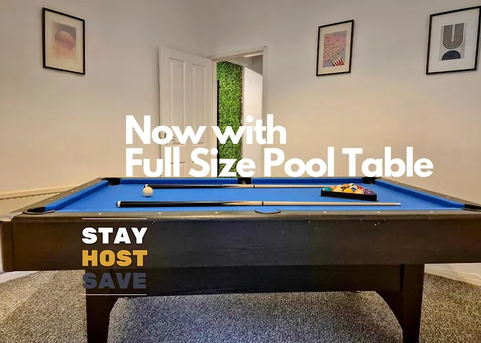 Spacious 2 Bed Apartment With Full Size Pool Table & Sky Sports - Sleeps Upto 8 - Close To City Centre With Free Parking - Hosted By Stay Host Save